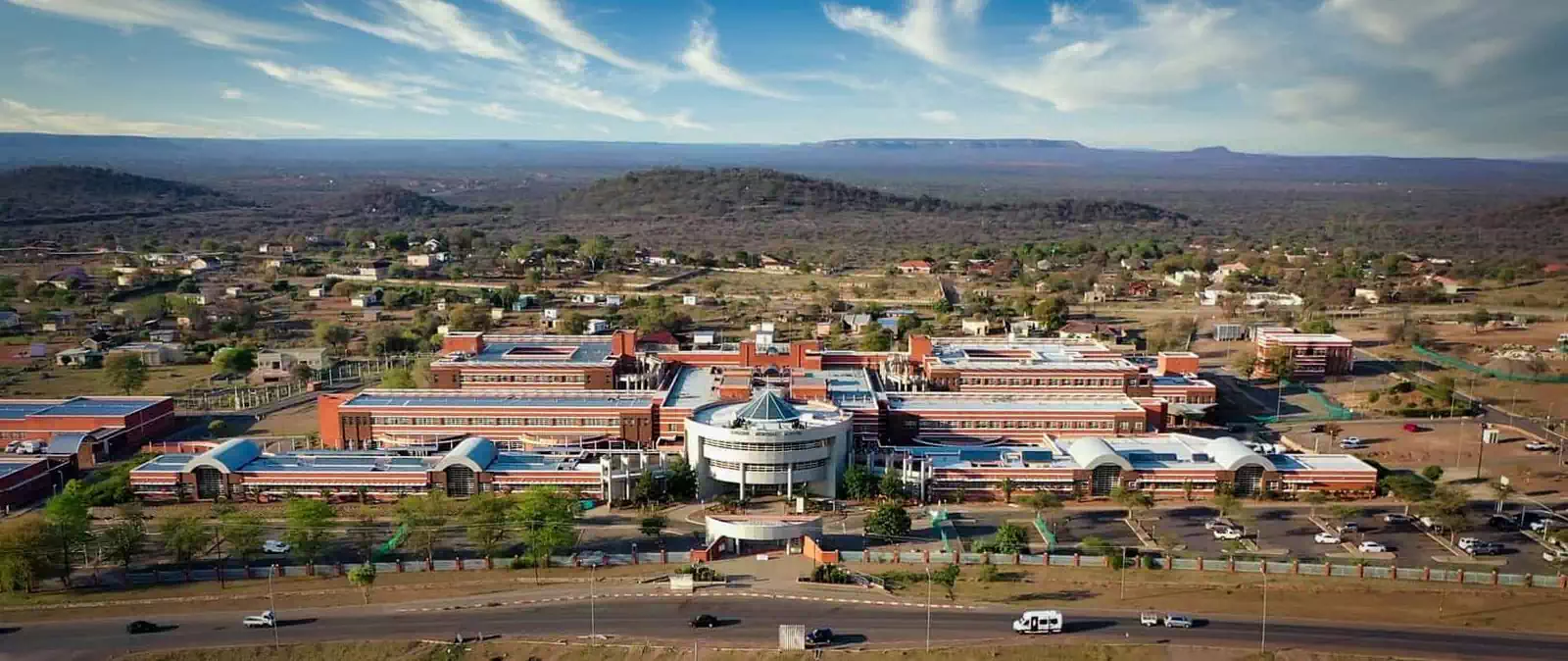 Segkoma memorial hospital in Botswana by zimbabwe architect