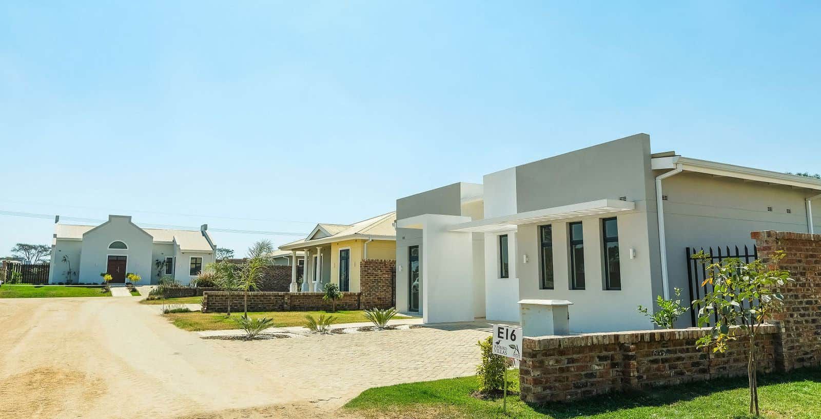 Modern minimalist house in Sunbird cluster house development in Arlington Harare. Simple elegant house design by Harare architect